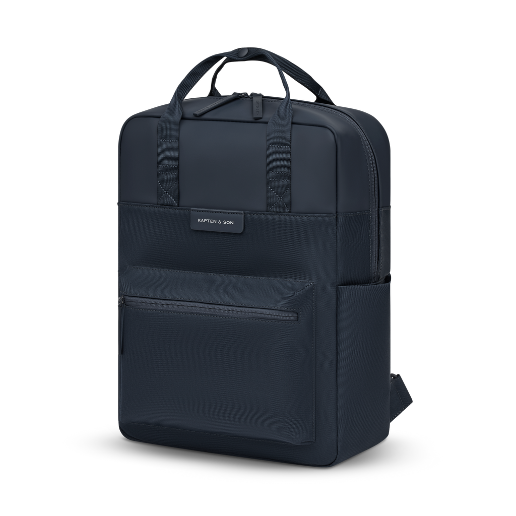 Sac à dos Kapten & Son Bergen Navy, vue de face, 15 L, résistant à l’eau, compartiment pour ordinateur 14"