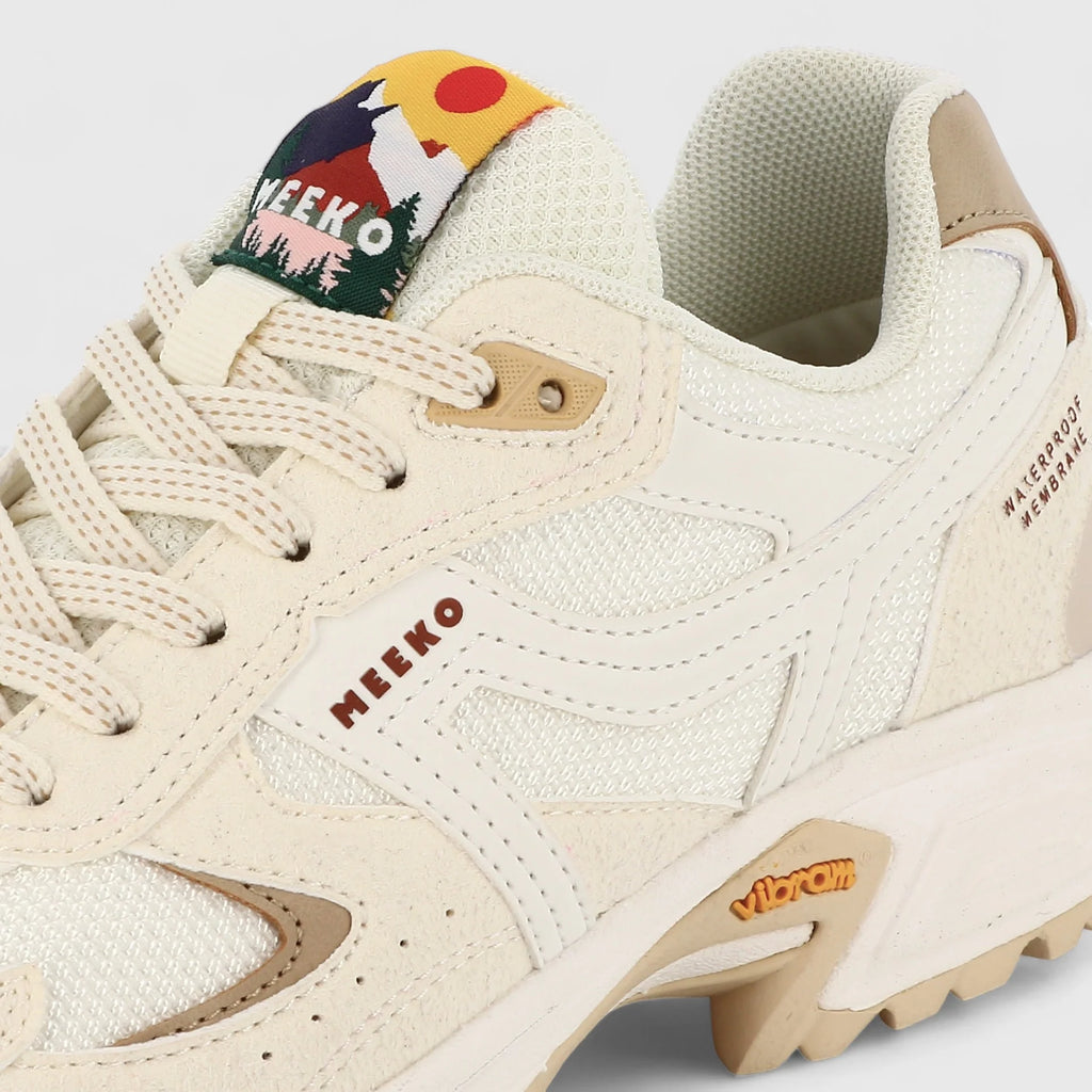 Cremefarbener Sneaker „Capra“ von Meeko mit weiß-hellbrauner Sohle in Detailansicht