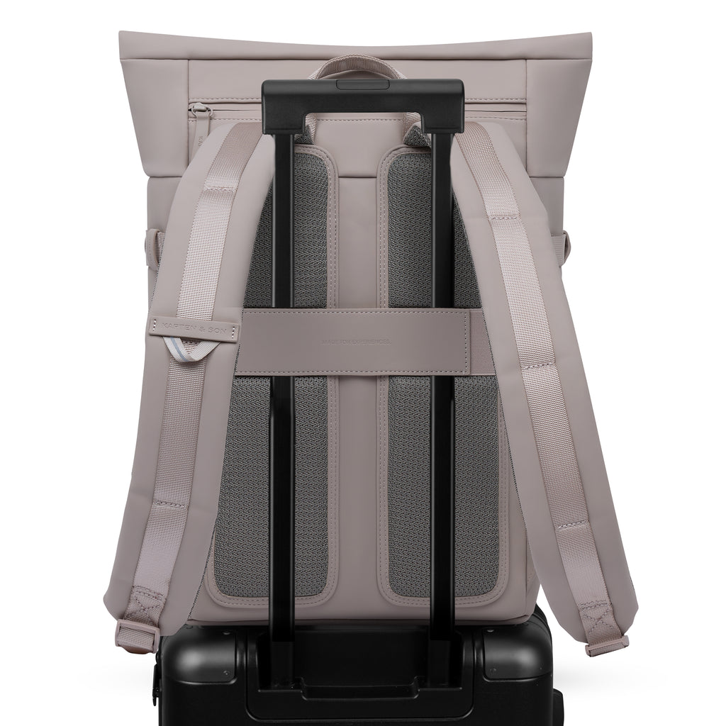 Sac à dos Helsinki de Kapten & Son en couleur Muted Rose avec fixation pour valise