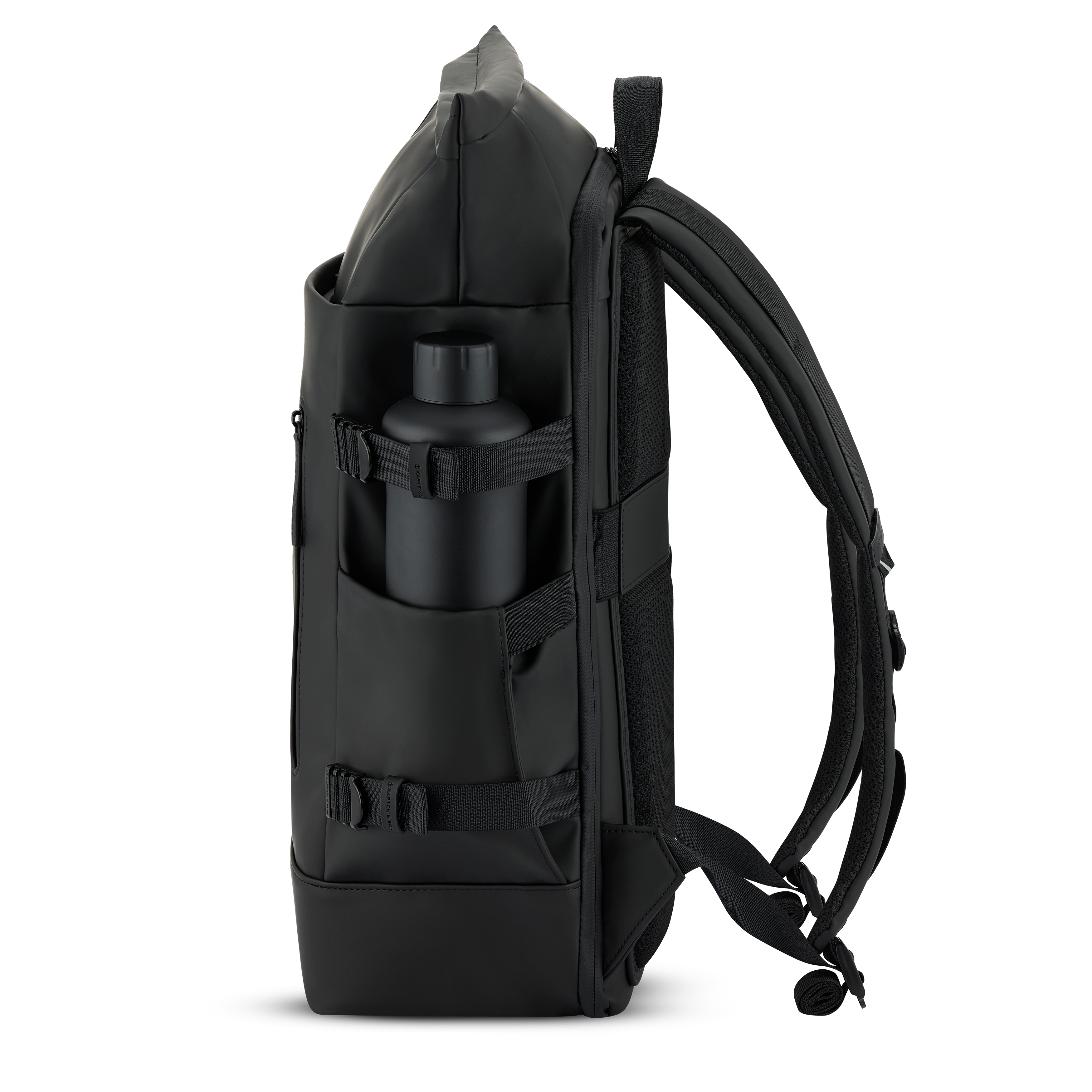 Kapten & Son Helsinki Pro All Black Rucksack Seitenansicht