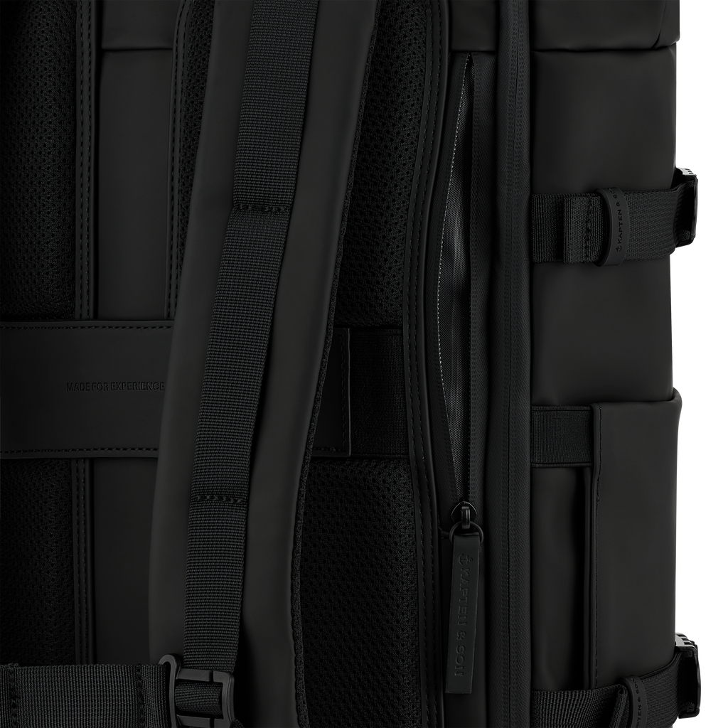 Kapten & Son Helsinki Pro All Black Rucksack Antidiebstahlfach Detail
