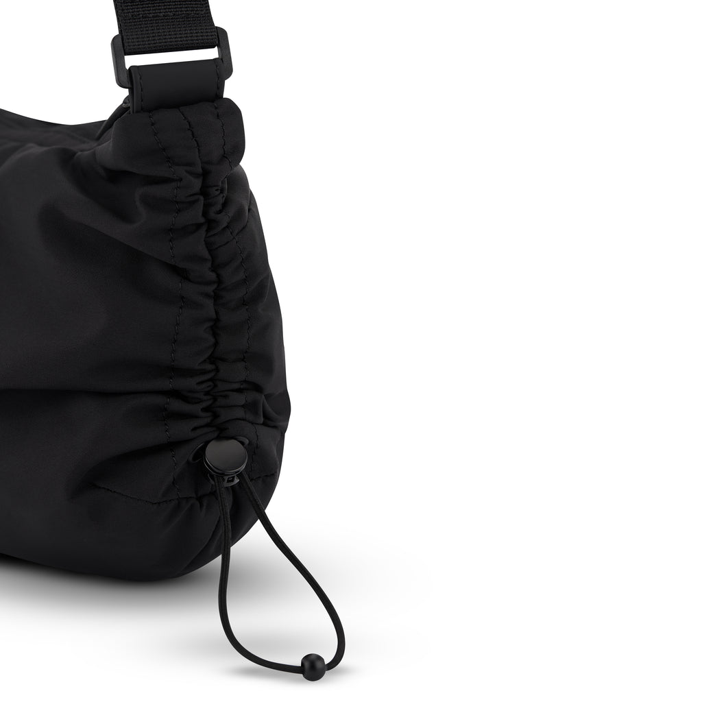 Kapten & Son Skara Small Black Umhängetasche Seitenansicht