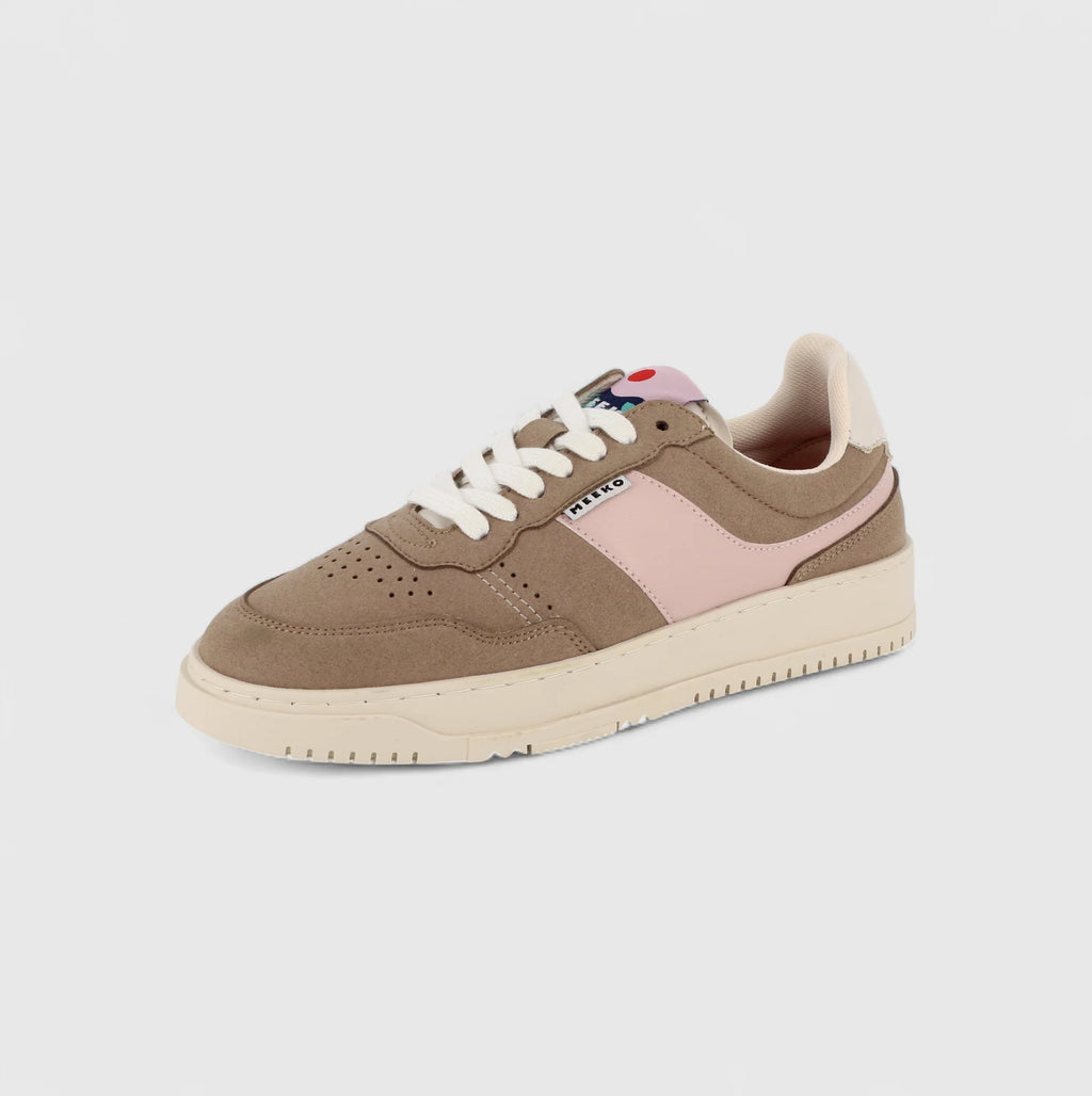 Baskets Meeko Kiboko Taupe, modèle en marron et rose, vue de profil a gauche, chaussure sportive en Cordura® avec semelle Bolflex® et semelle intérieure Arneplant®