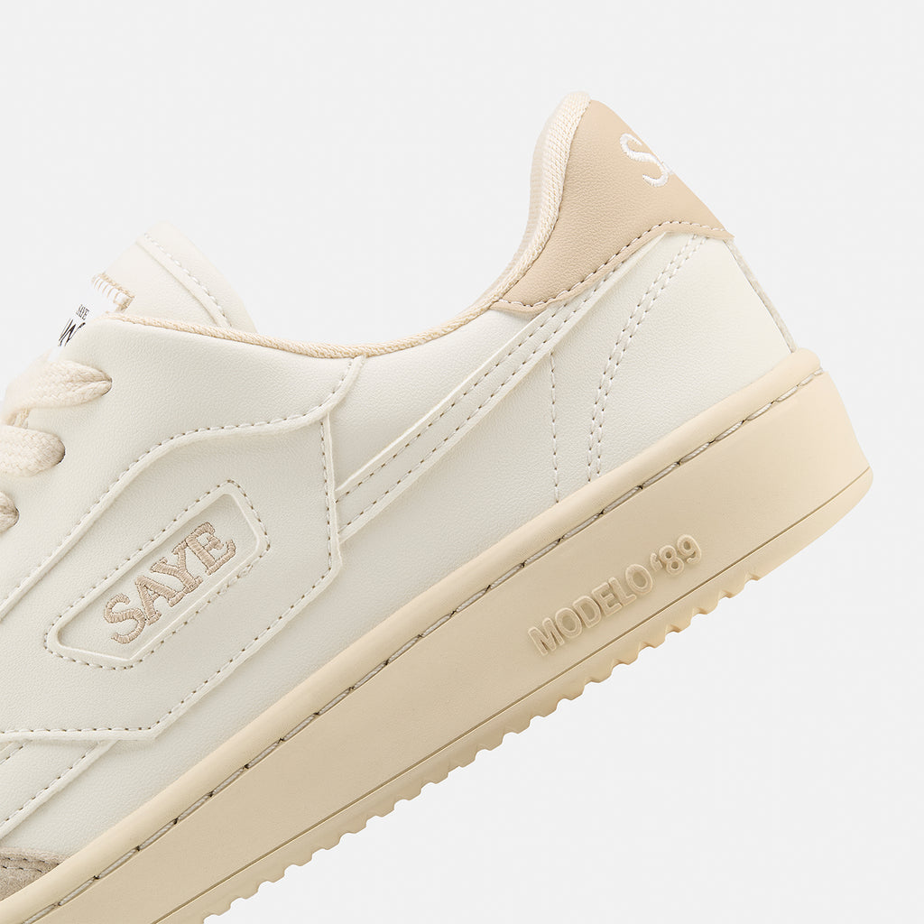 Saye Sneaker blanc et beige Modelo 89 avec semelle blanche vue detail lateral