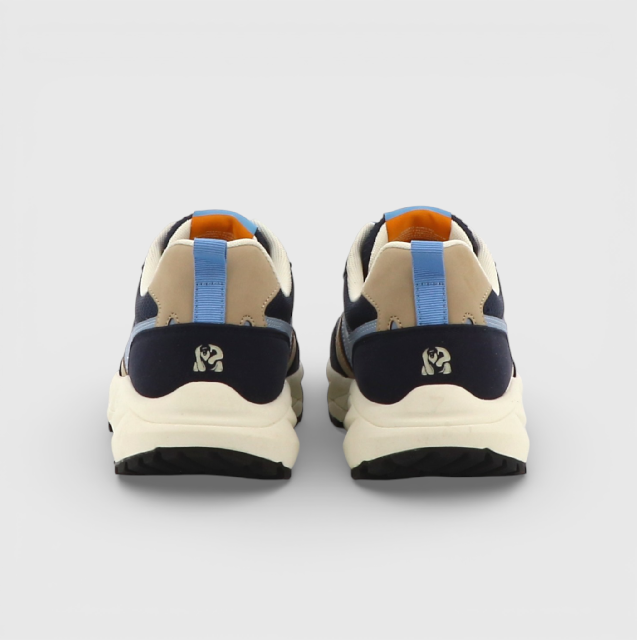 Blauer Sneaker von Meeko mit hellblauem und sandfarbenem Streifen an der Seite, Ansicht von hinten mit einem Meeko