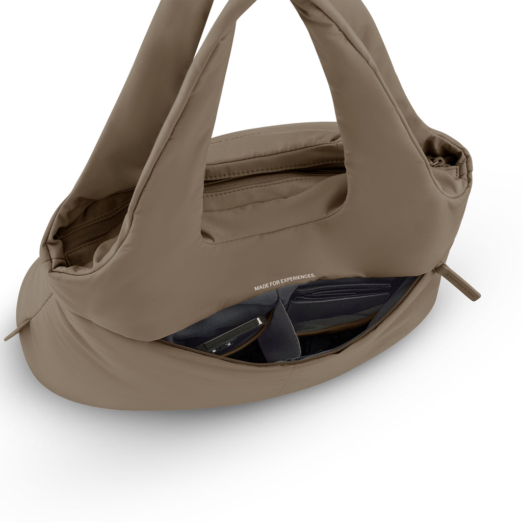 Kapten & Son Skara Cloud Shopper Walnut Umhängetasche vordere Tasche
