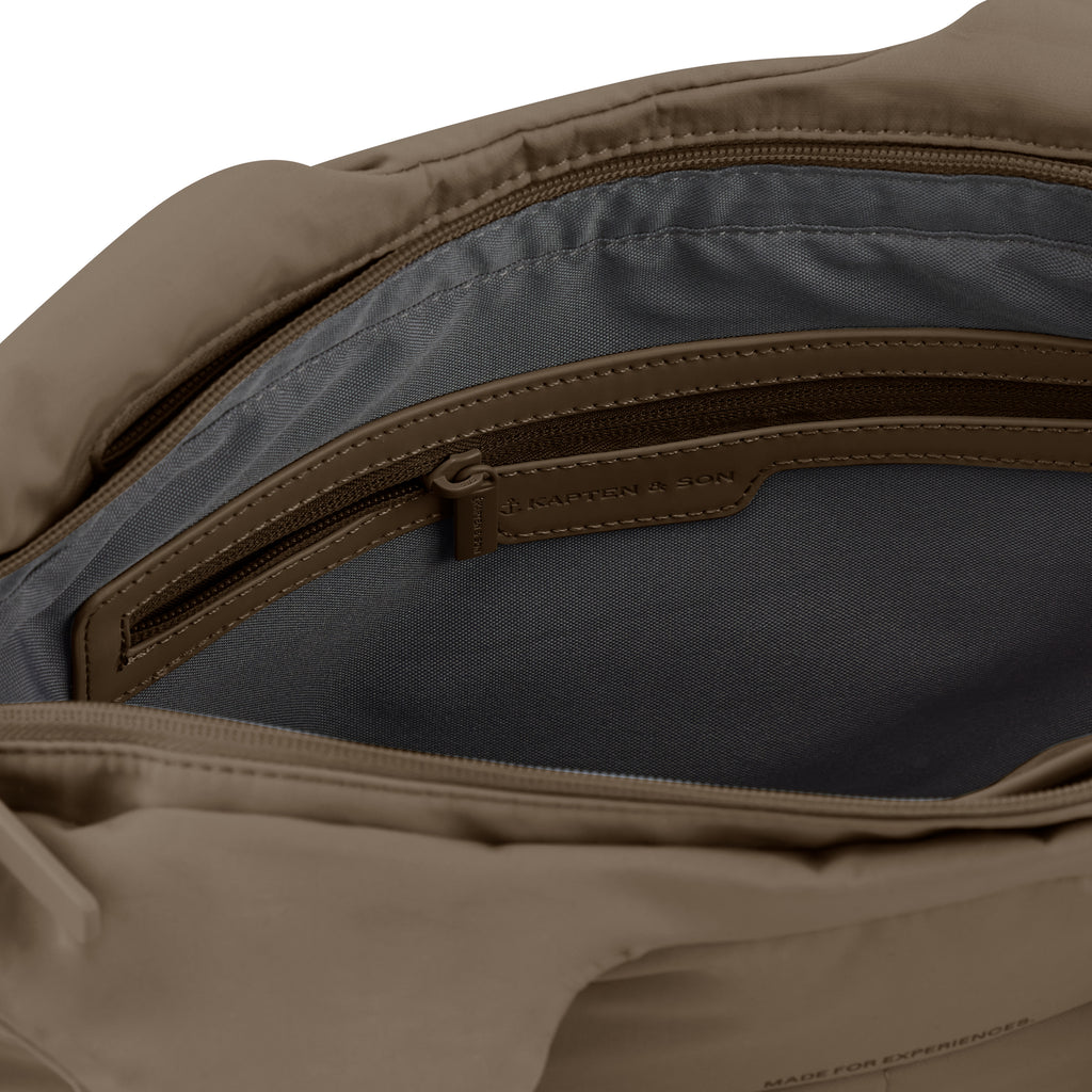 Kapten & Son Skara Cloud Shopper Walnut Umhängetasche Zipperansicht Detail
