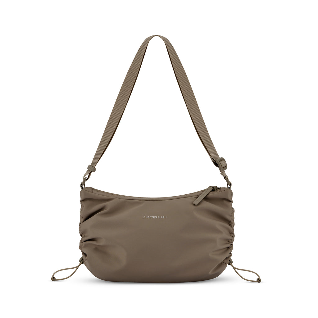 Kapten & Son Skara Small Walnut Umhängetasche Frontansicht