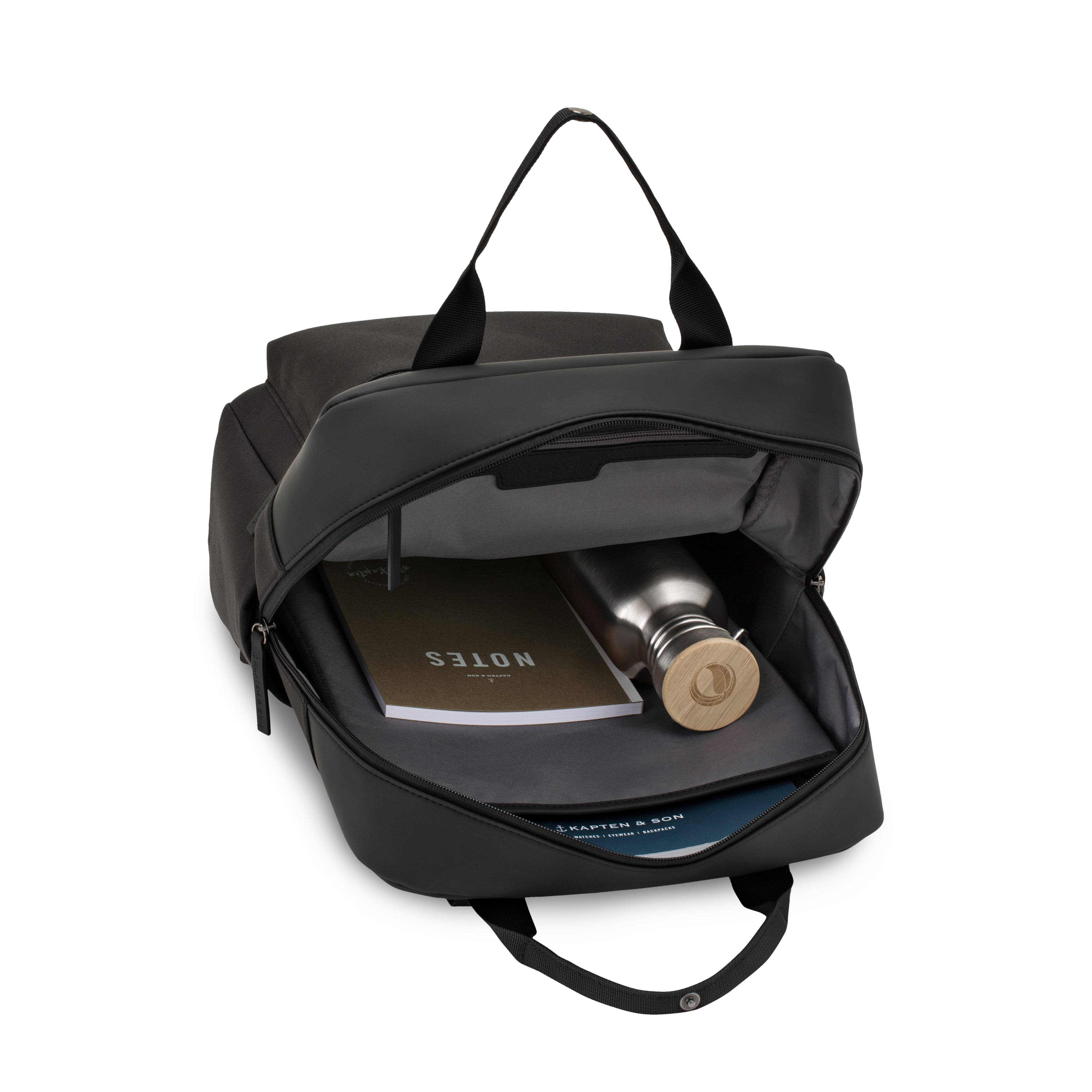 Sac à dos Kapten & Son Bergen All Black, vue du compartiment intérieur, 15 L, résistant à l’eau, compartiment pour ordinateur 14", marron, intérieur gris