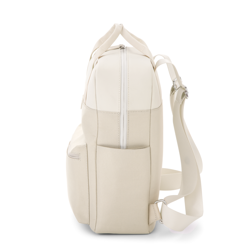 Sac à dos Kapten & Son Bergen Sandstone, vue de profil, 15 L, résistant à l’eau, compartiment pour ordinateur 14", beige clair